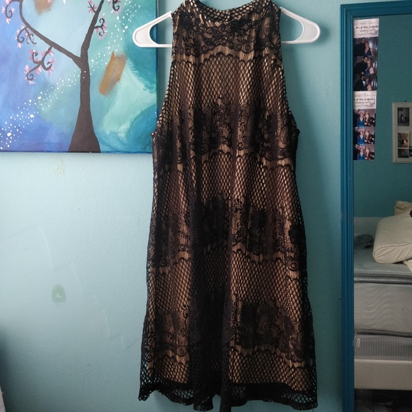 Xhilaration Dresses & Skirts - Nude black lace shift dress